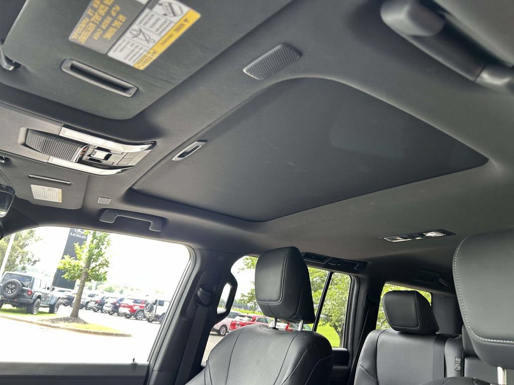 Used 2024 Lexus GX 550 w/ Accessory Package (Z1) AWD/4WD image 14