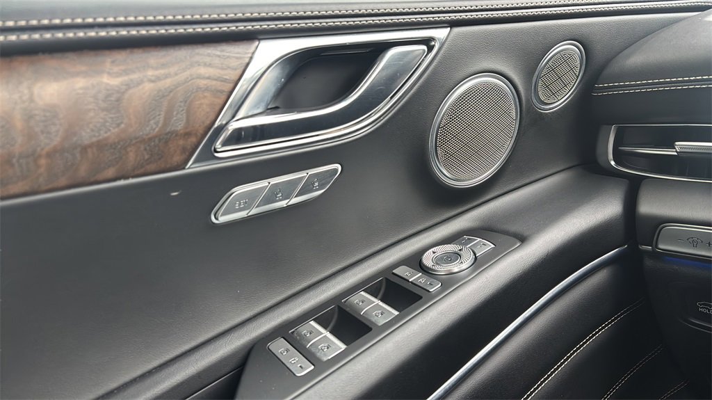 Used 2023 Genesis GV80 2.5T w/ Prestige 20" Package image 16