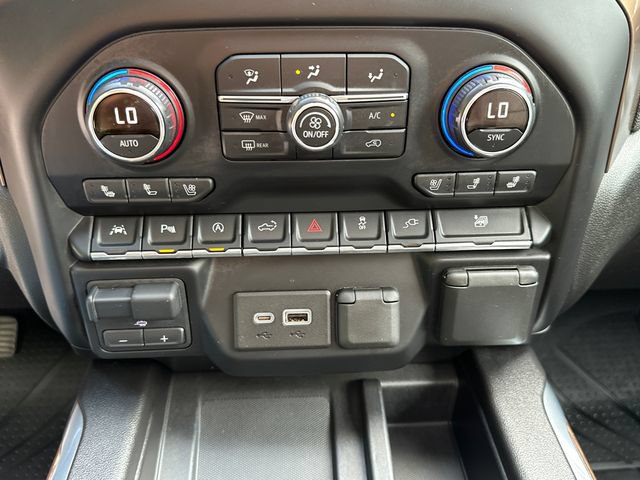 Used 2019 Chevrolet Silverado 1500 High Country w/ Technology Package AWD/4WD image 34