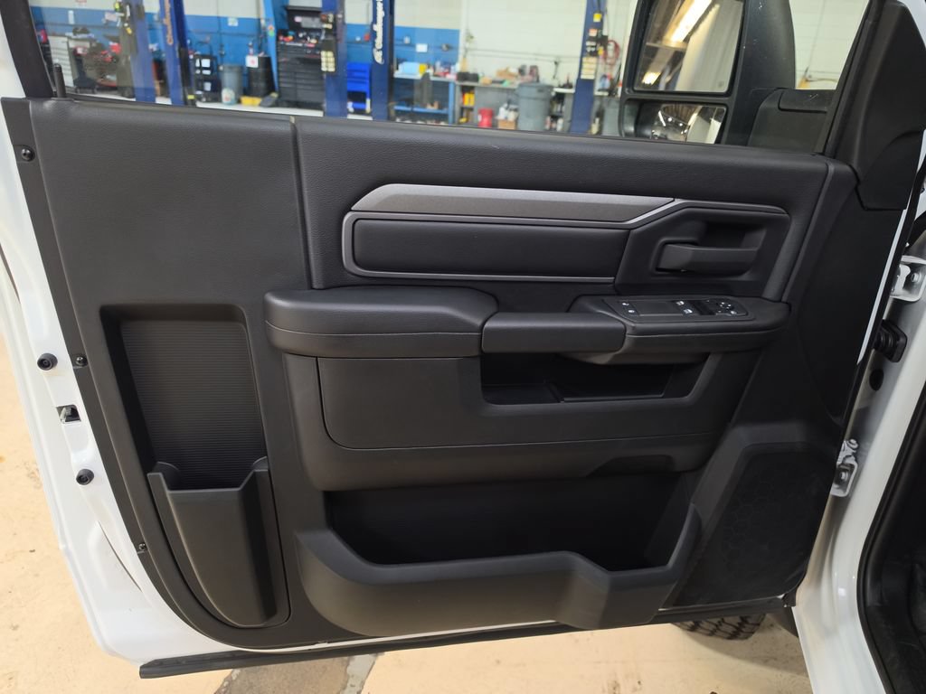 New 2026 RAM 5500 Tradesman w/ Chrome Appearance Group AWD/4WD image 14