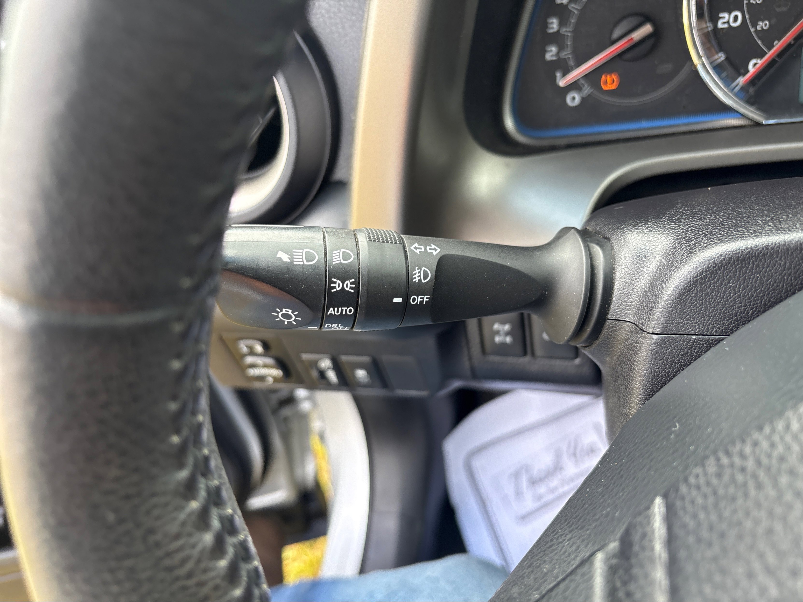 Used 2015 Toyota RAV4 Limited image 15