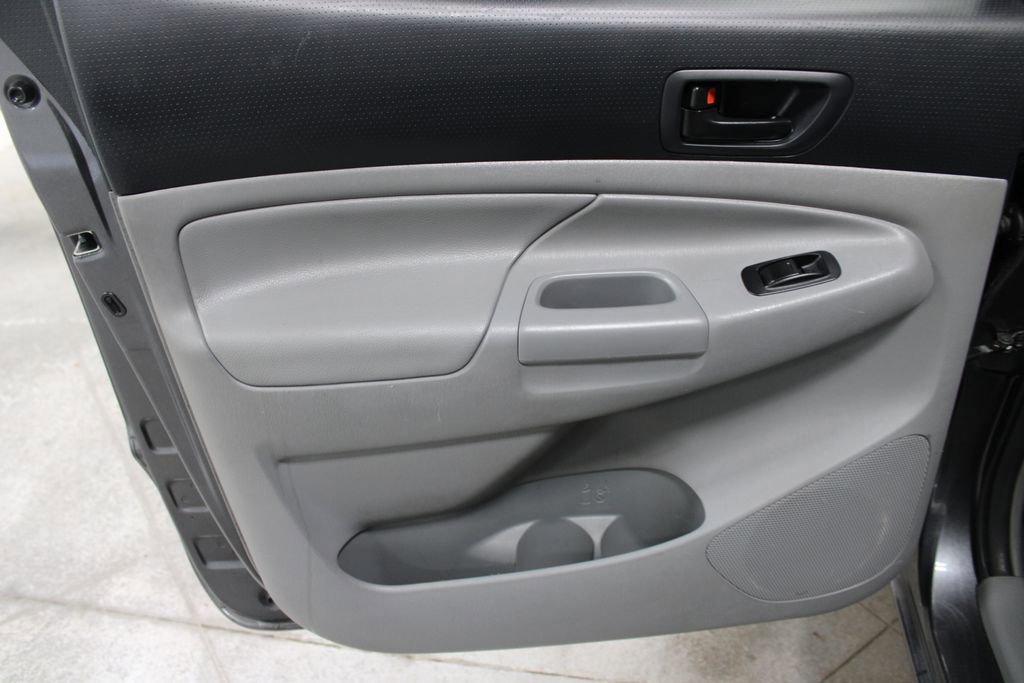 Used 2014 Toyota Tacoma 2WD Double Cab image 21