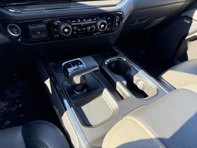 Used 2023 Chevrolet Silverado 1500 ZR2 w/ Technology Package image 33