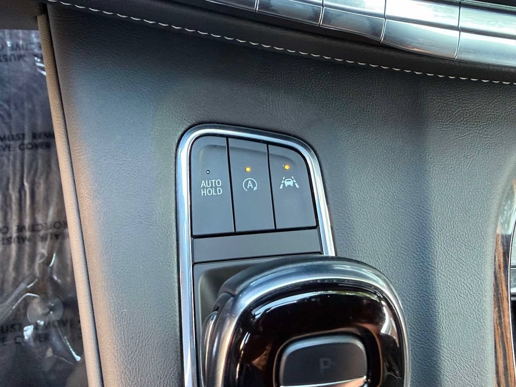 Certified 2024 Cadillac Escalade Premium Luxury AWD/4WD image 28