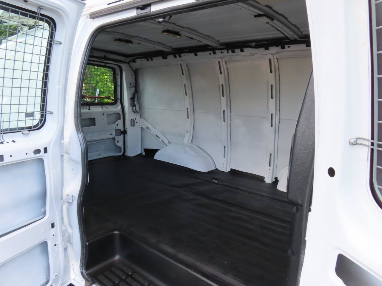 Used 2018 Chevrolet Express 2500 w/ Driver Convenience Package RWD image 22
