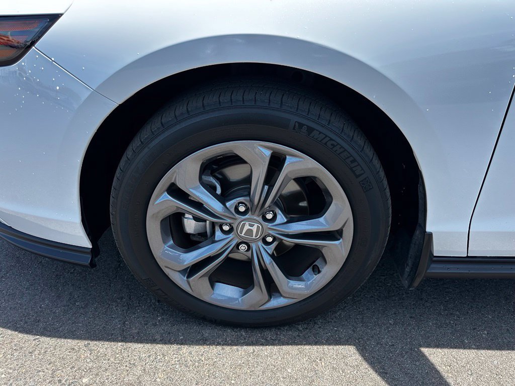 Used 2023 Honda Accord EX image 10