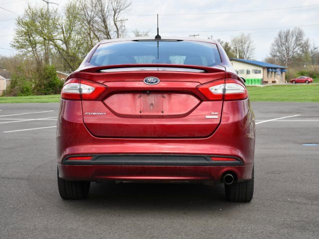 Used 2015 Ford Fusion SE w/ Equipment Group 201A image 6