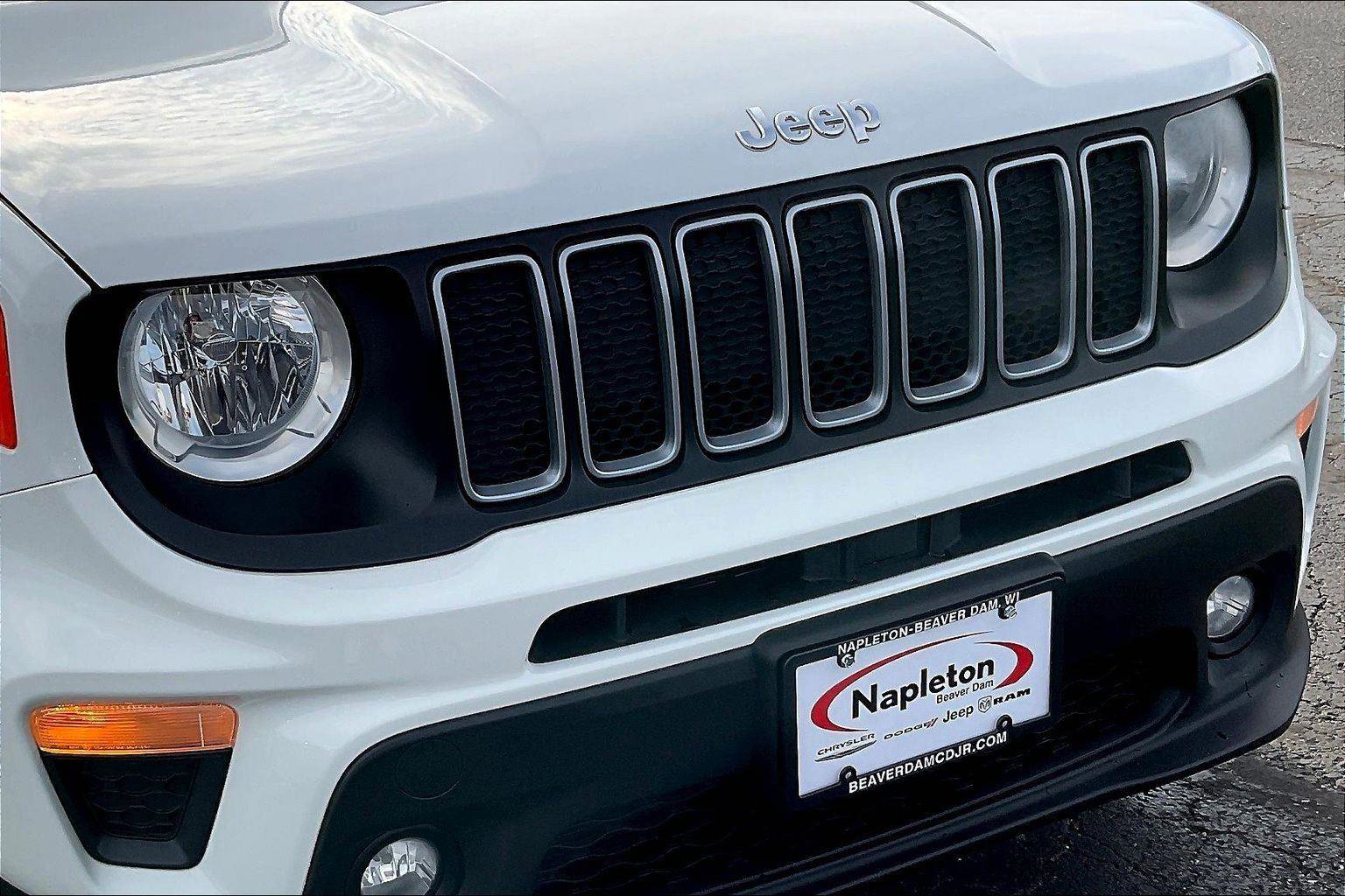 Used 2022 Jeep Renegade Latitude w/ Convenience Group AWD/4WD image 28