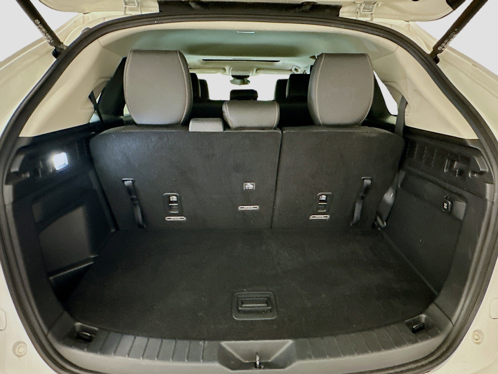 Used 2024 MAZDA CX-90 Plug-In Hybrid w/ Preferred image 32