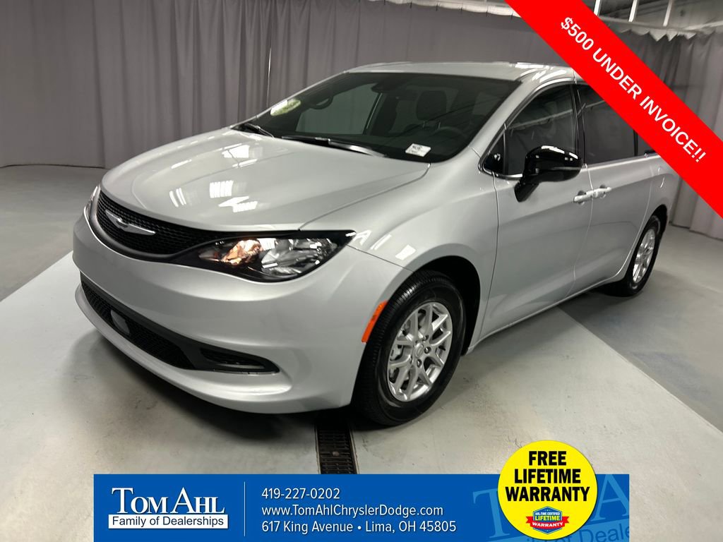 New 2026 Chrysler Voyager LX image 3