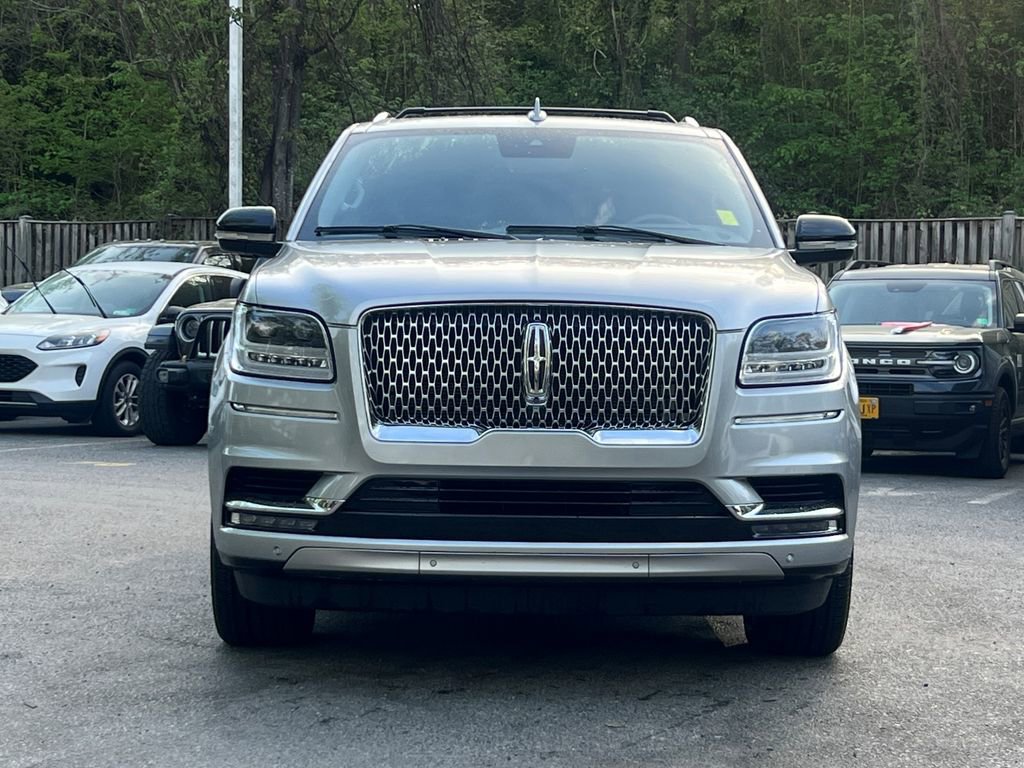 Used 2021 Lincoln Navigator Reserve w/ Luxury Package image 2