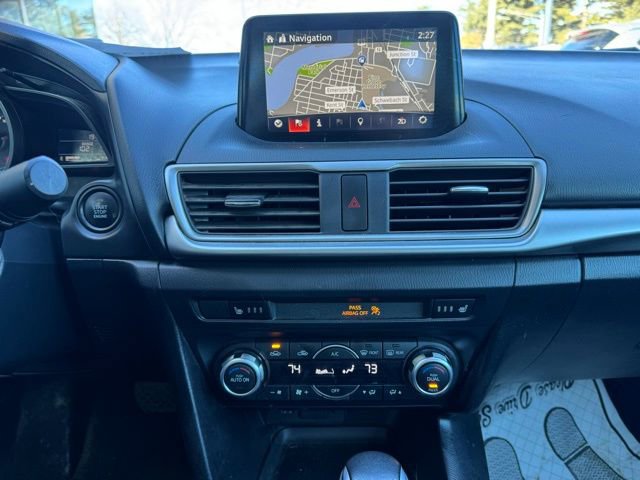 Used 2018 MAZDA MAZDA3 Touring FWD image 19