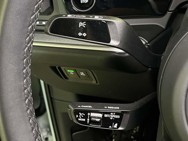 Certified 2025 Porsche Cayenne Coupe AWD/4WD image 41