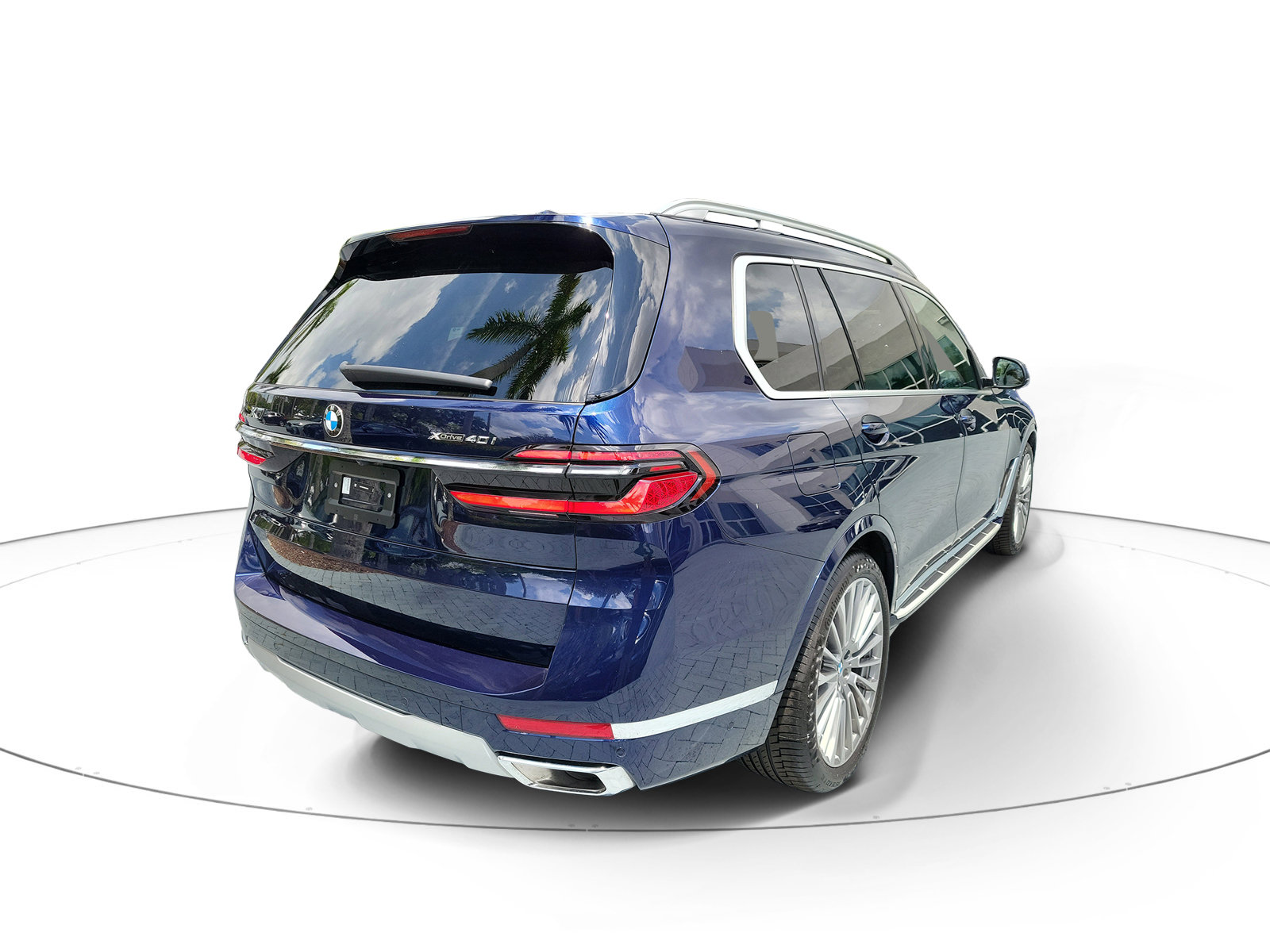 Certified 2025 BMW X7 xDrive40i w/ Parking Assistance Package AWD/4WD image 4