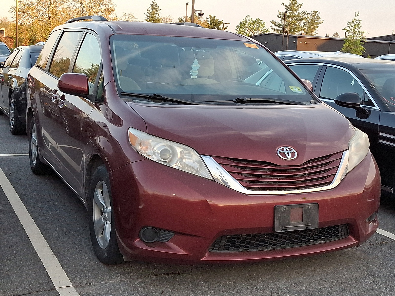 Used 2015 Toyota Sienna LE image 5