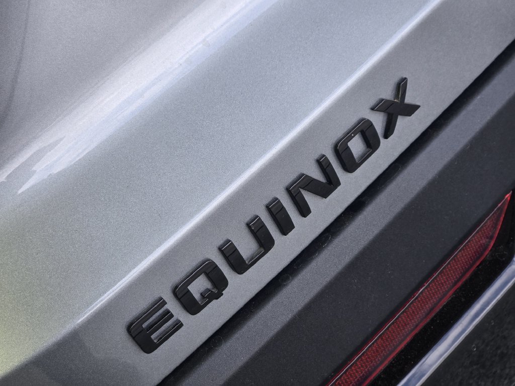 New 2026 Chevrolet Equinox RS w/ Convenience Package III FWD image 12