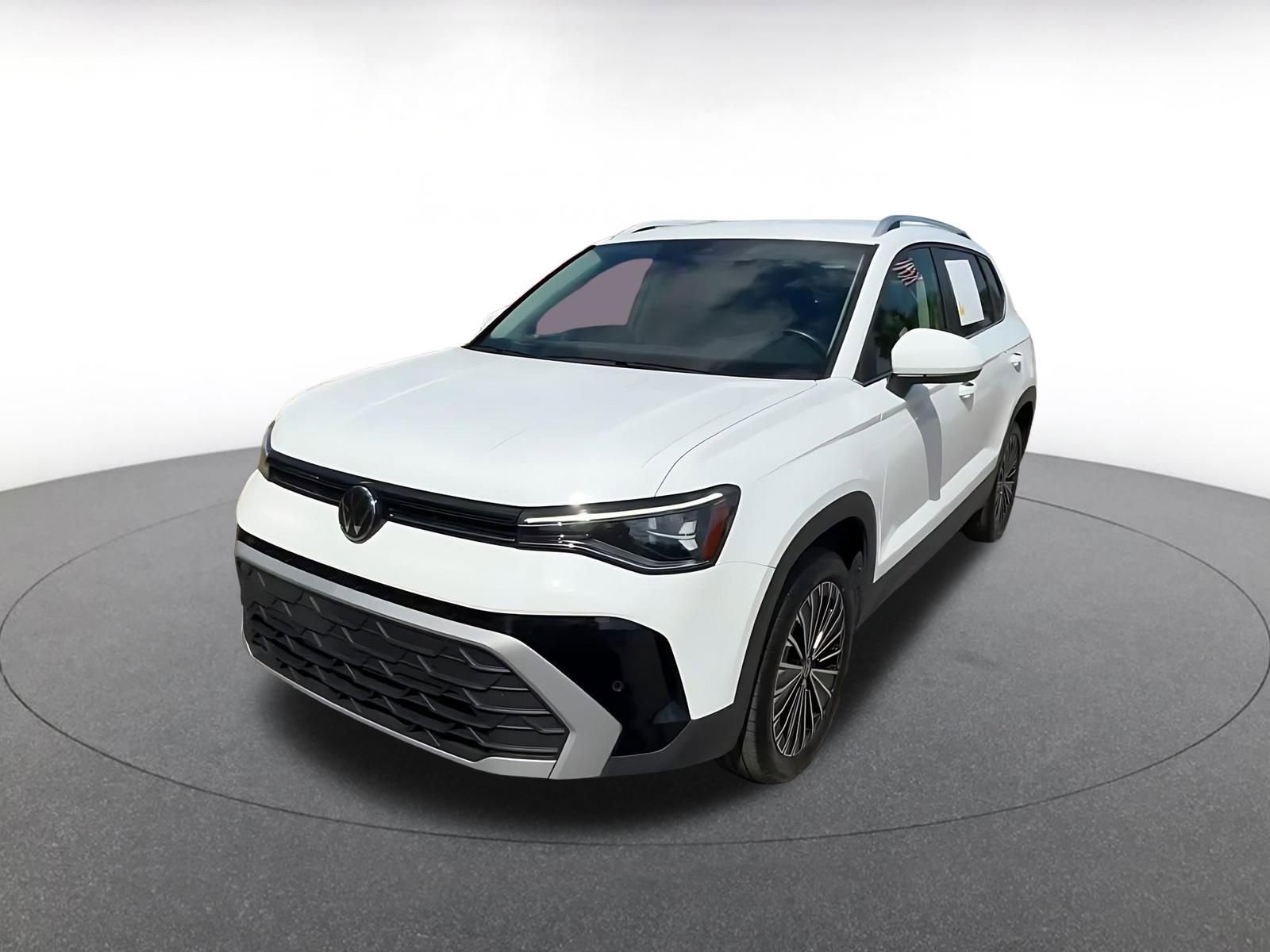 Used 2025 Volkswagen Taos SE FWD image 7