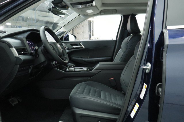 New 2026 Mitsubishi Outlander SE FWD image 6