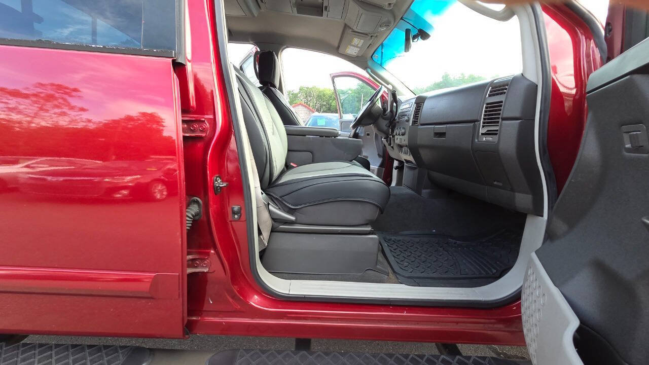 Used 2004 Nissan Titan SE w/ (Bed) Utility Bed Pkg AWD/4WD image 48