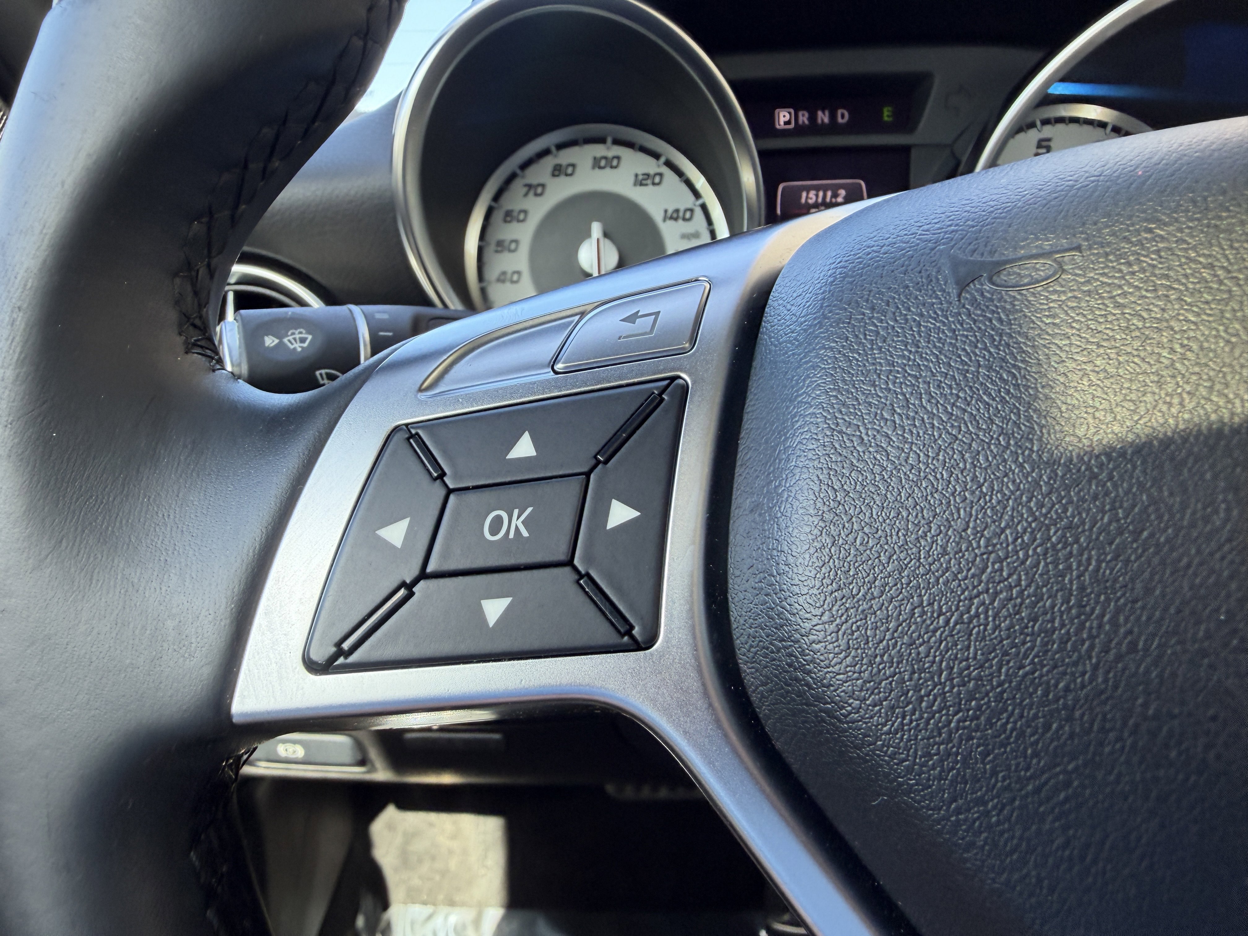 Used 2015 Mercedes-Benz SLK 250 image 27