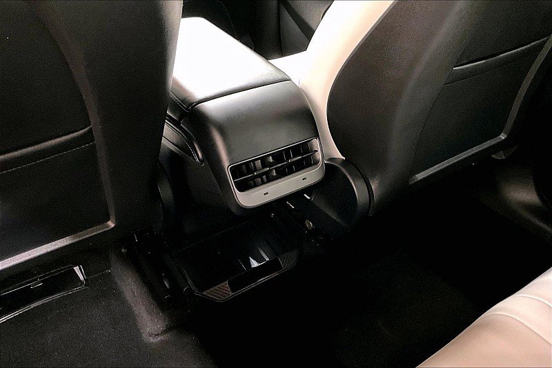 Used 2022 Tesla Model Y Long Range AWD/4WD image 19