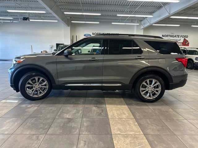 Used 2023 Ford Explorer XLT w/ Equipment Group 202A AWD/4WD image 17