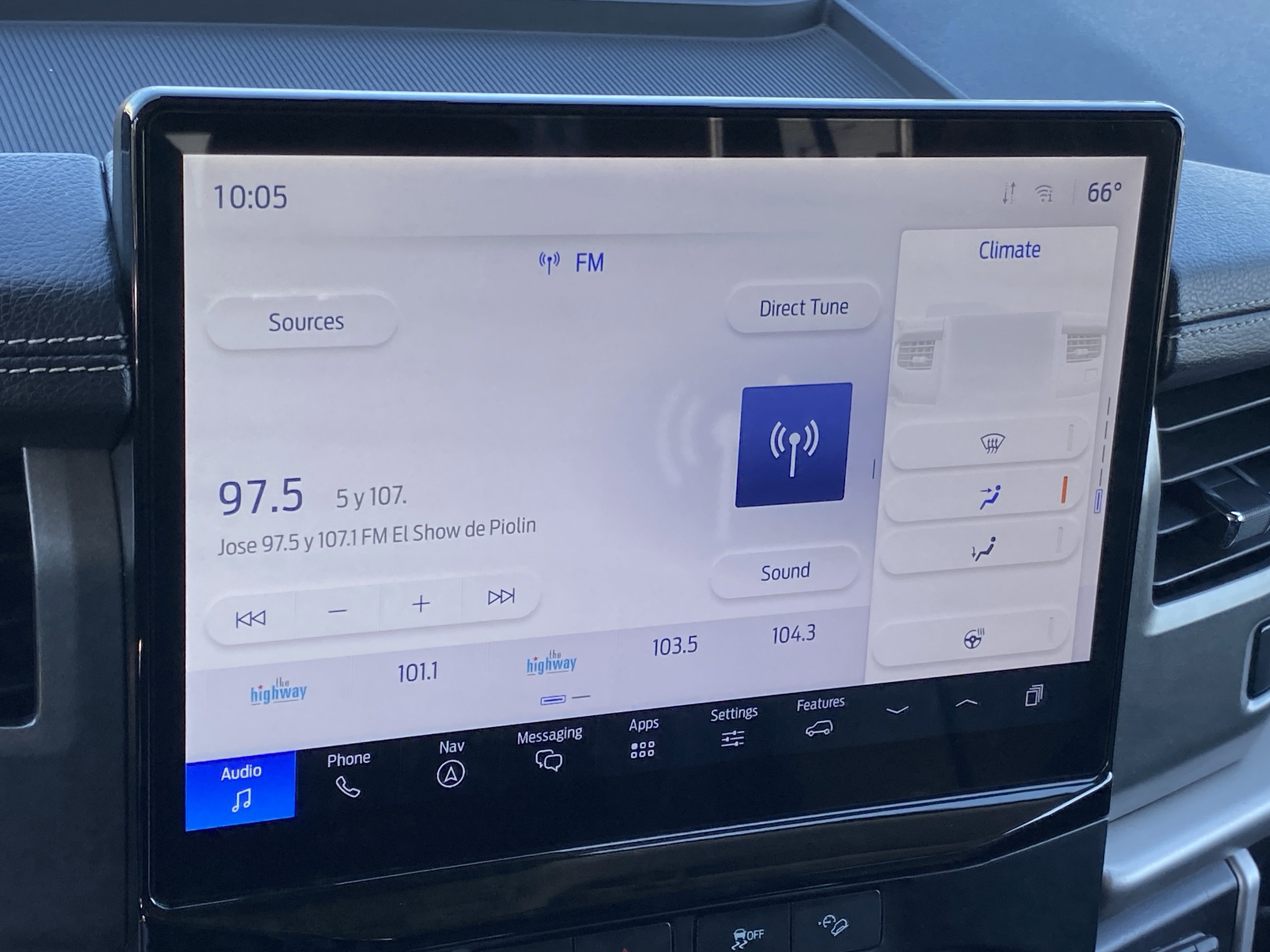 Used 2024 Ford Expedition XLT image 21