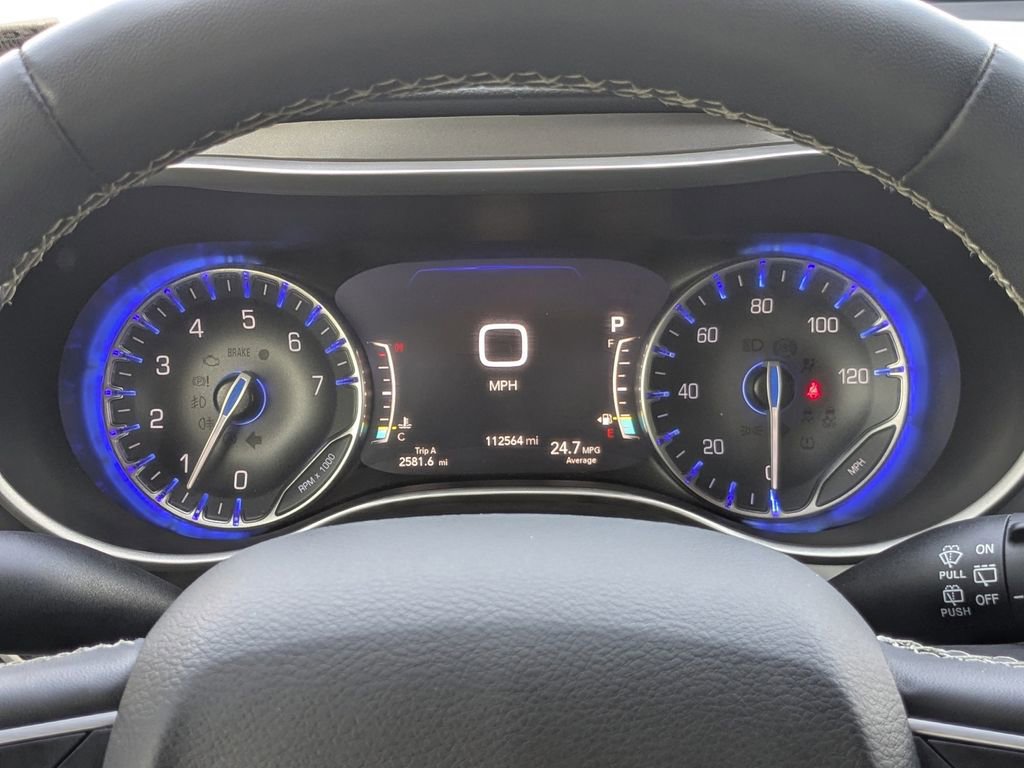 Used 2022 Chrysler Pacifica Touring-L image 26