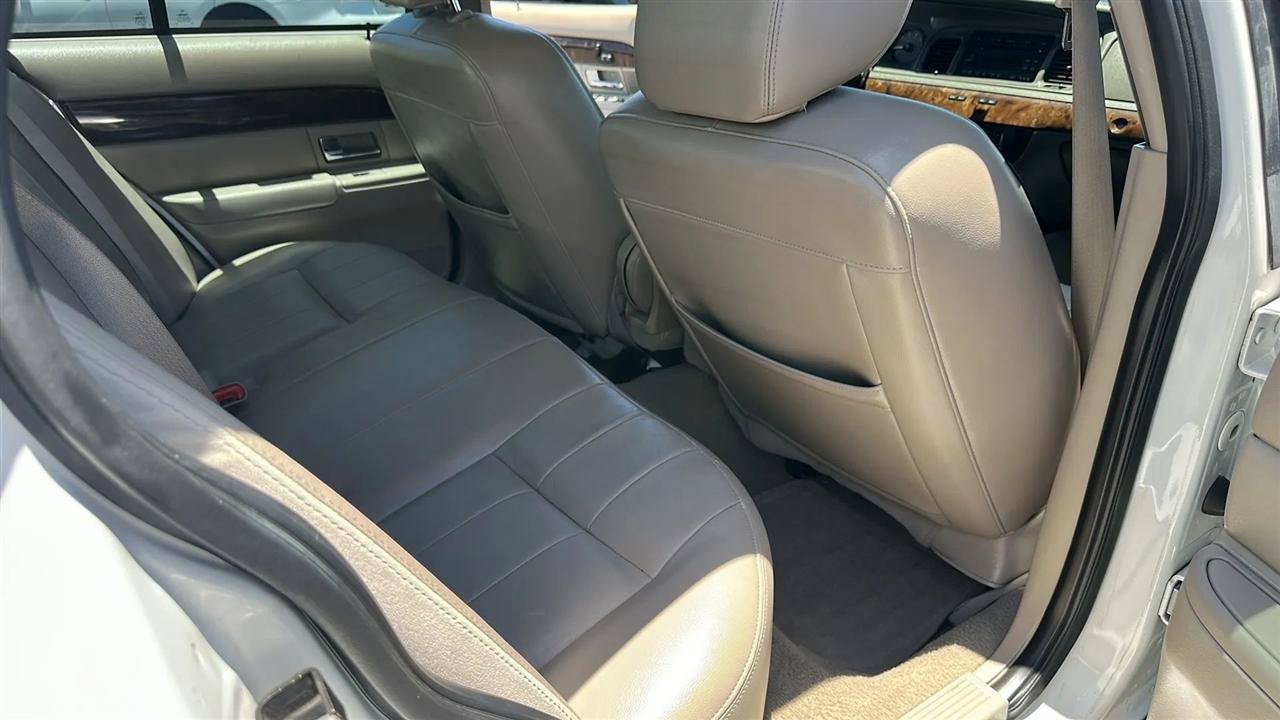 Used 2011 Mercury Grand Marquis LS RWD image 31
