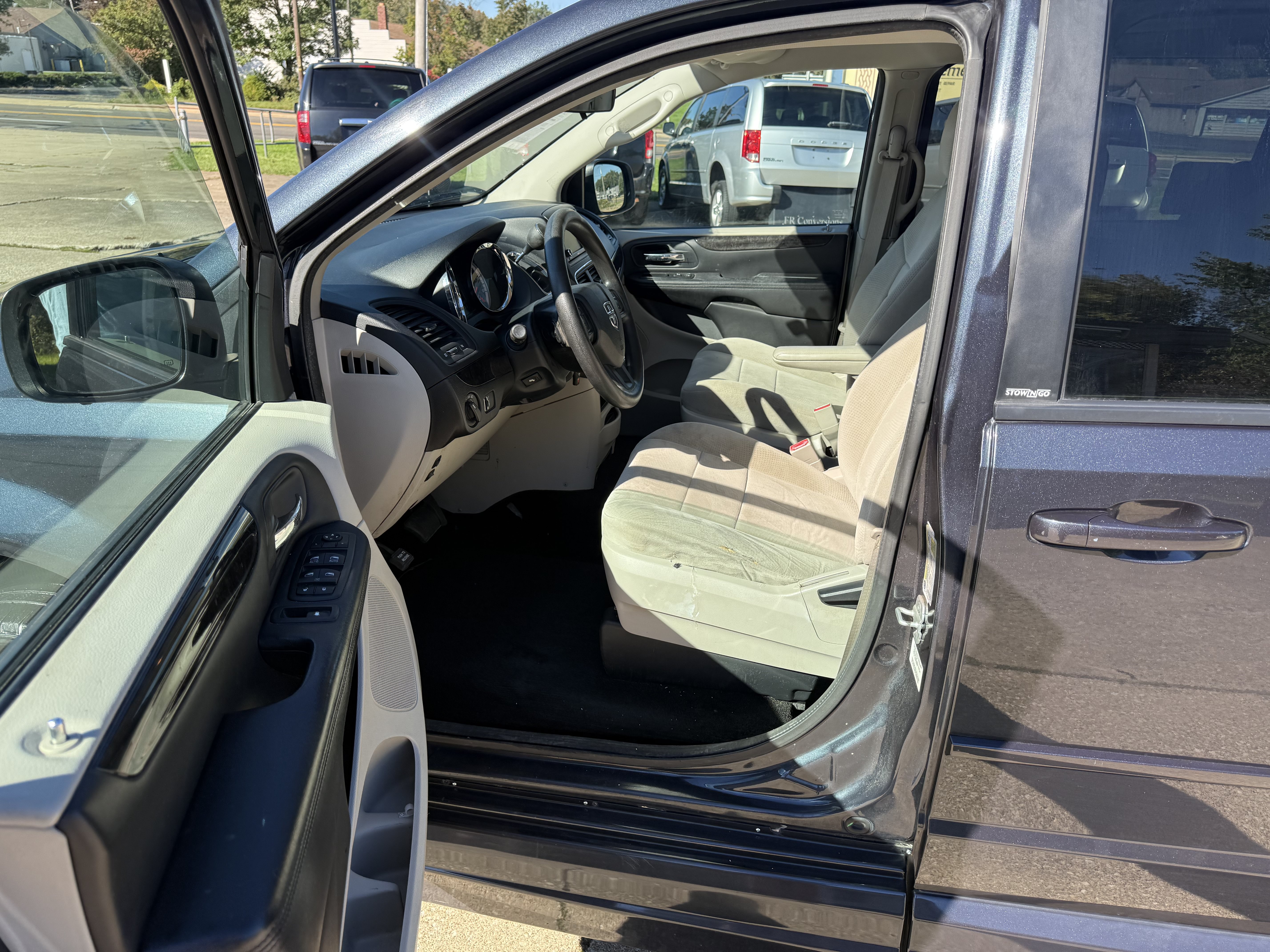 Used 2013 Dodge Grand Caravan SXT FWD image 10