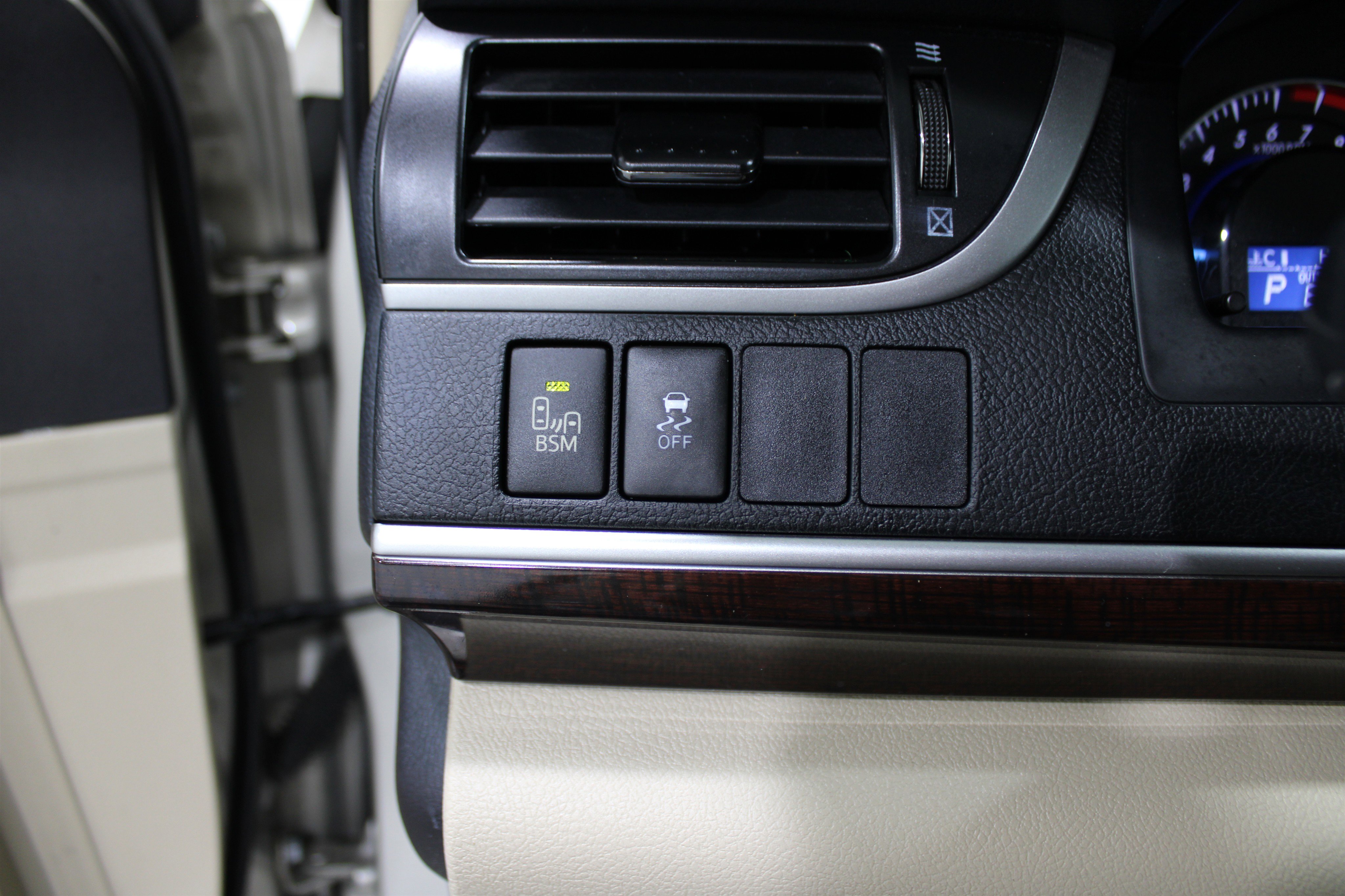 Used 2014 Toyota Camry SE image 6