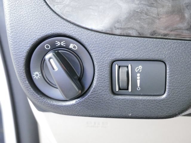 Used 2014 Dodge Grand Caravan American Value Package FWD image 23
