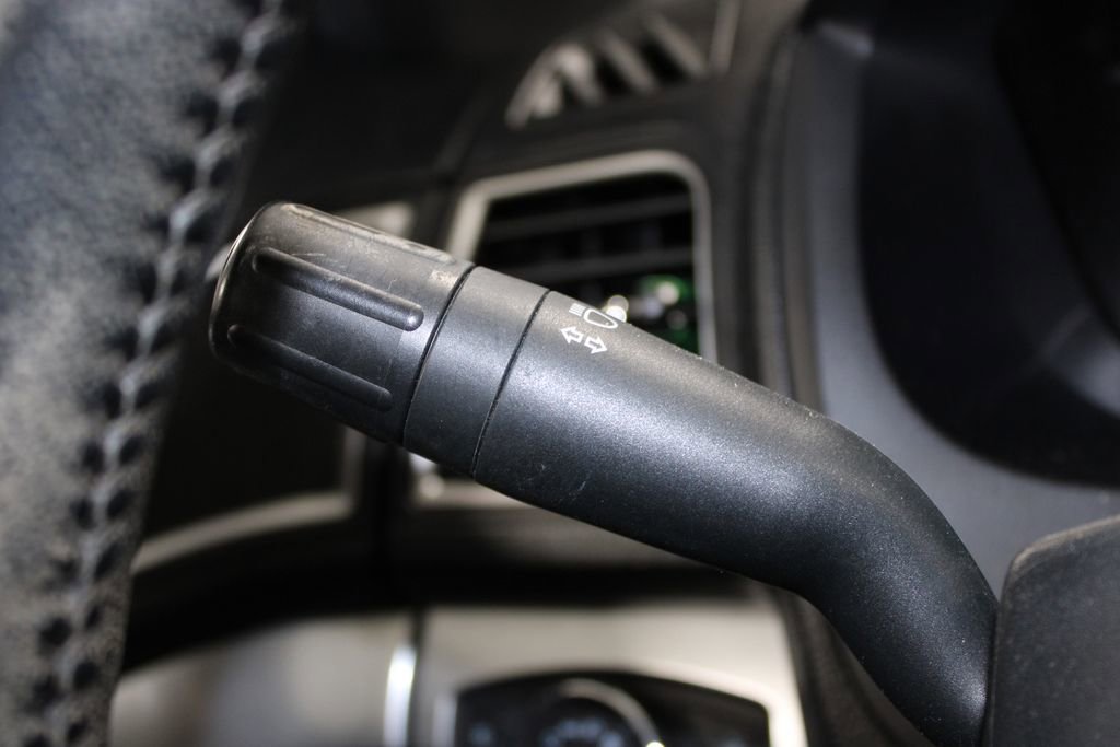 Used 2017 Ford Explorer XLT w/ Equipment Group 201A AWD/4WD image 24