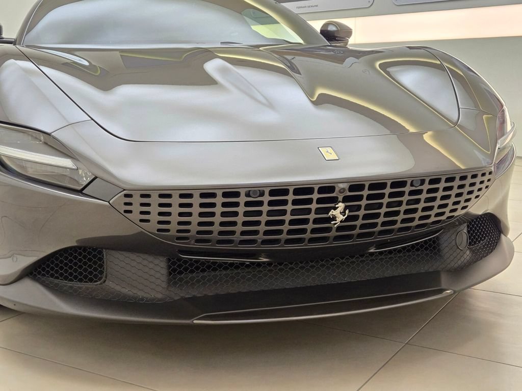 Used 2022 Ferrari Roma RWD image 4