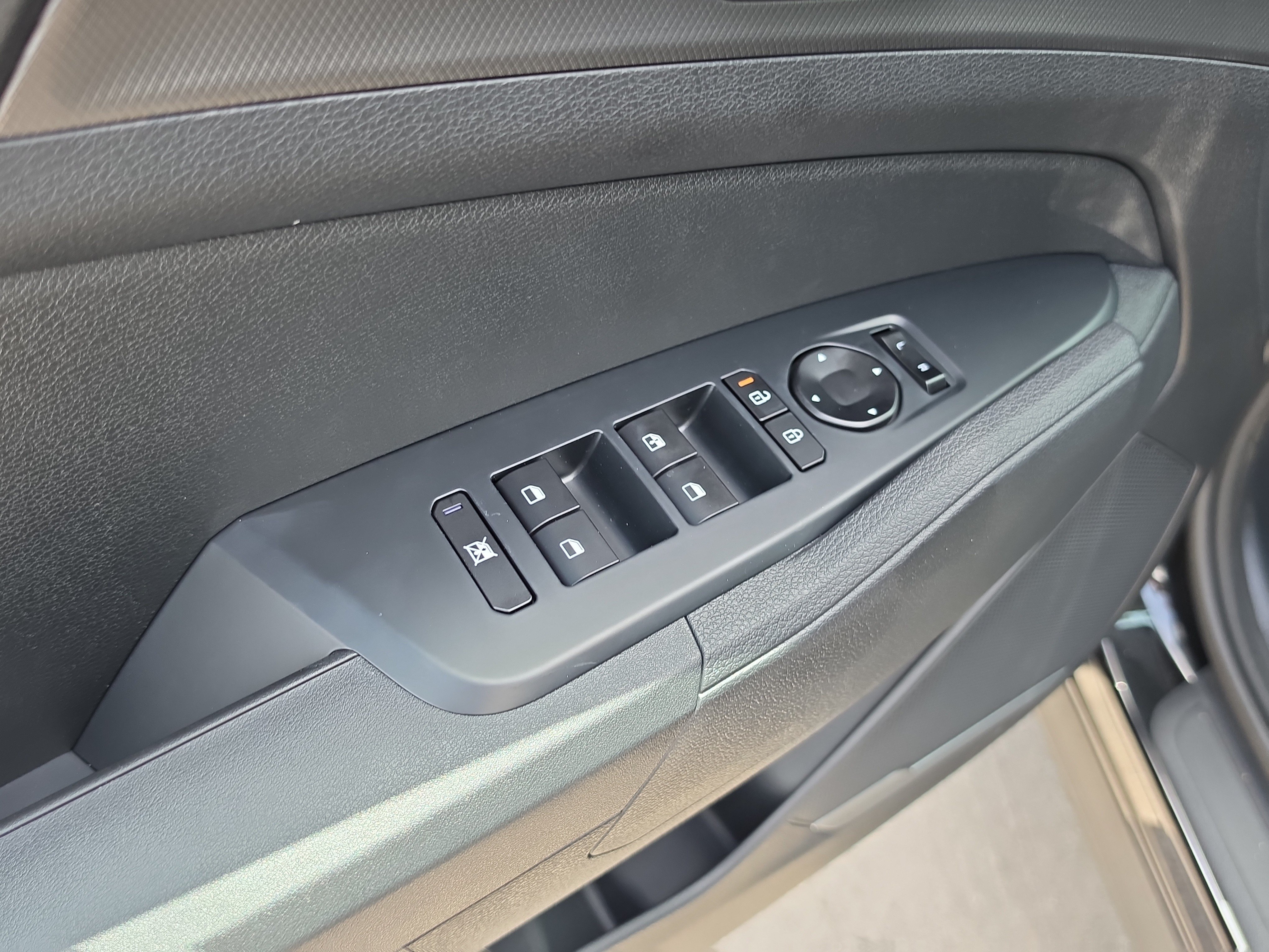 New 2027 Kia Sportage LX FWD image 19