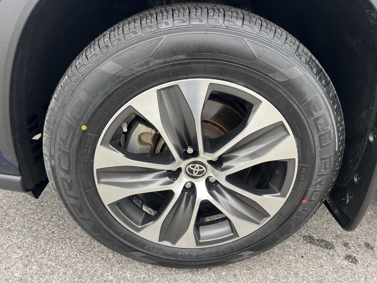 Used 2021 Toyota Highlander XLE image 26