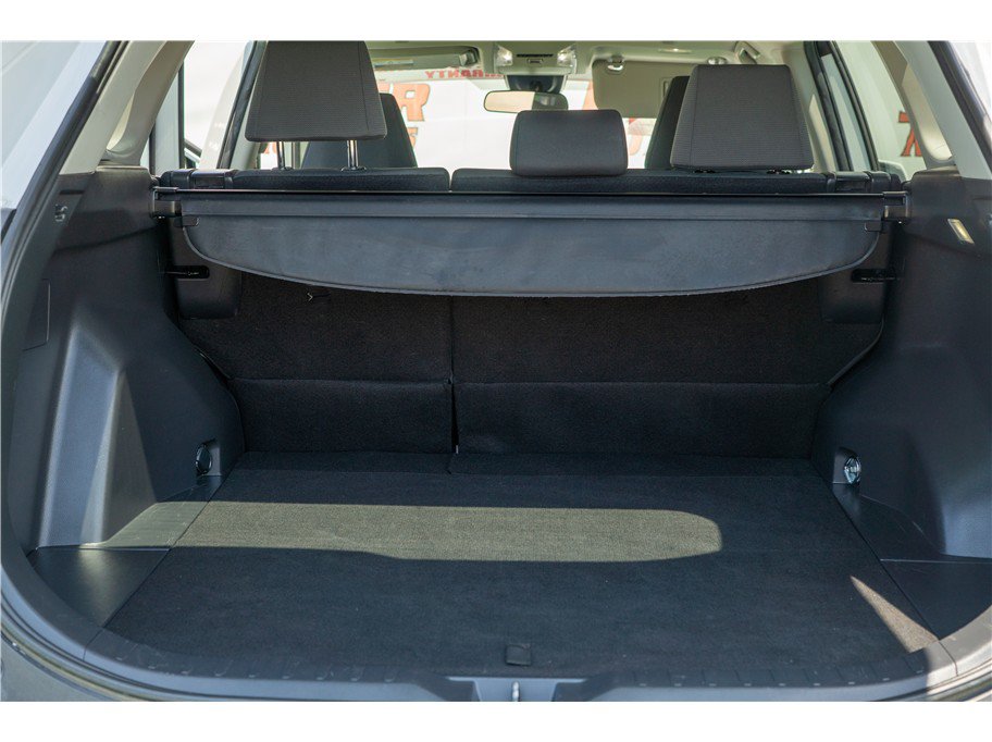 Used 2024 Toyota RAV4 XLE FWD image 36