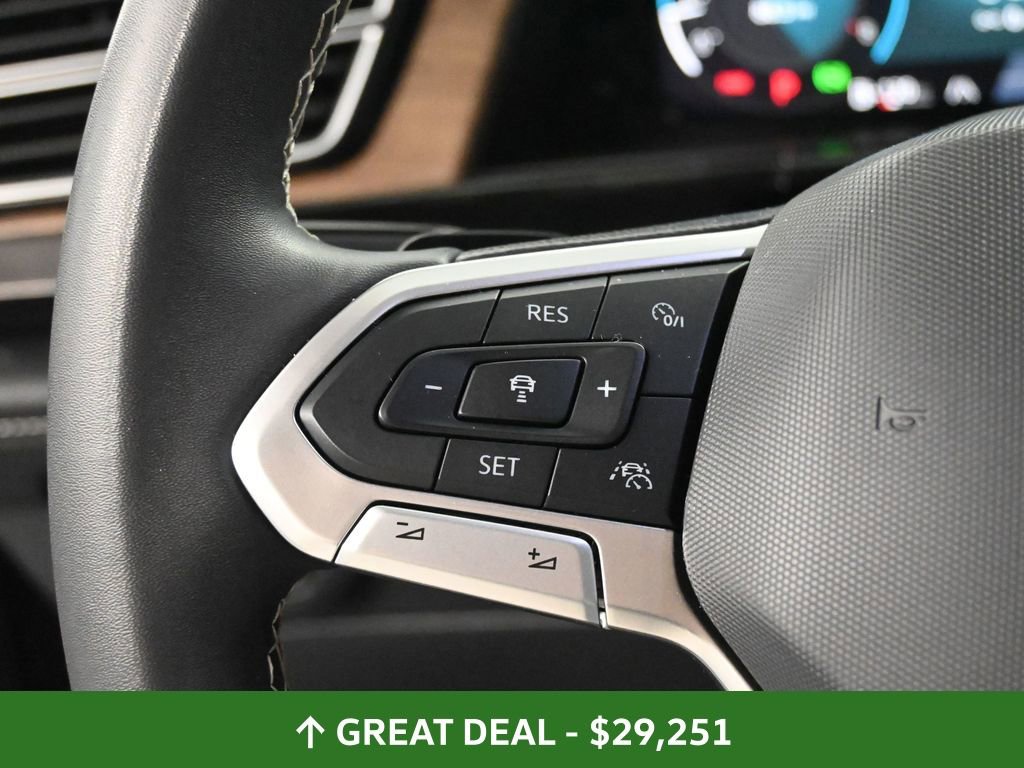 Used 2024 Volkswagen Atlas SE image 34