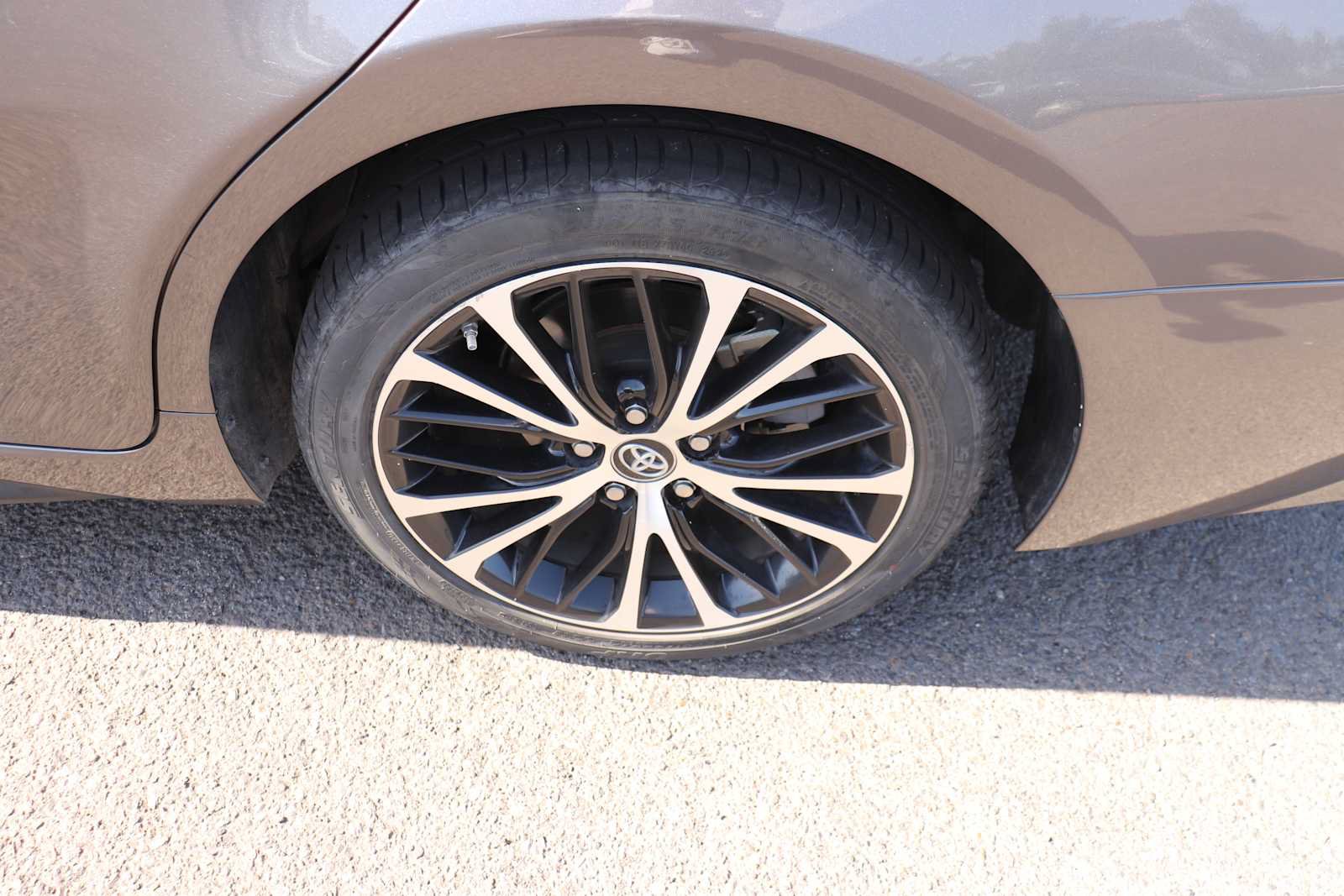 Certified 2019 Toyota Camry SE FWD image 9