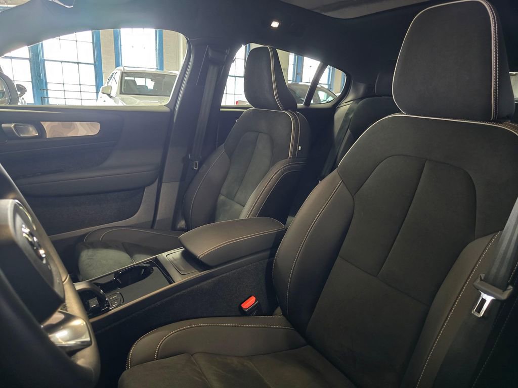 Certified 2023 Volvo C40 P8 Recharge Ultimate image 21