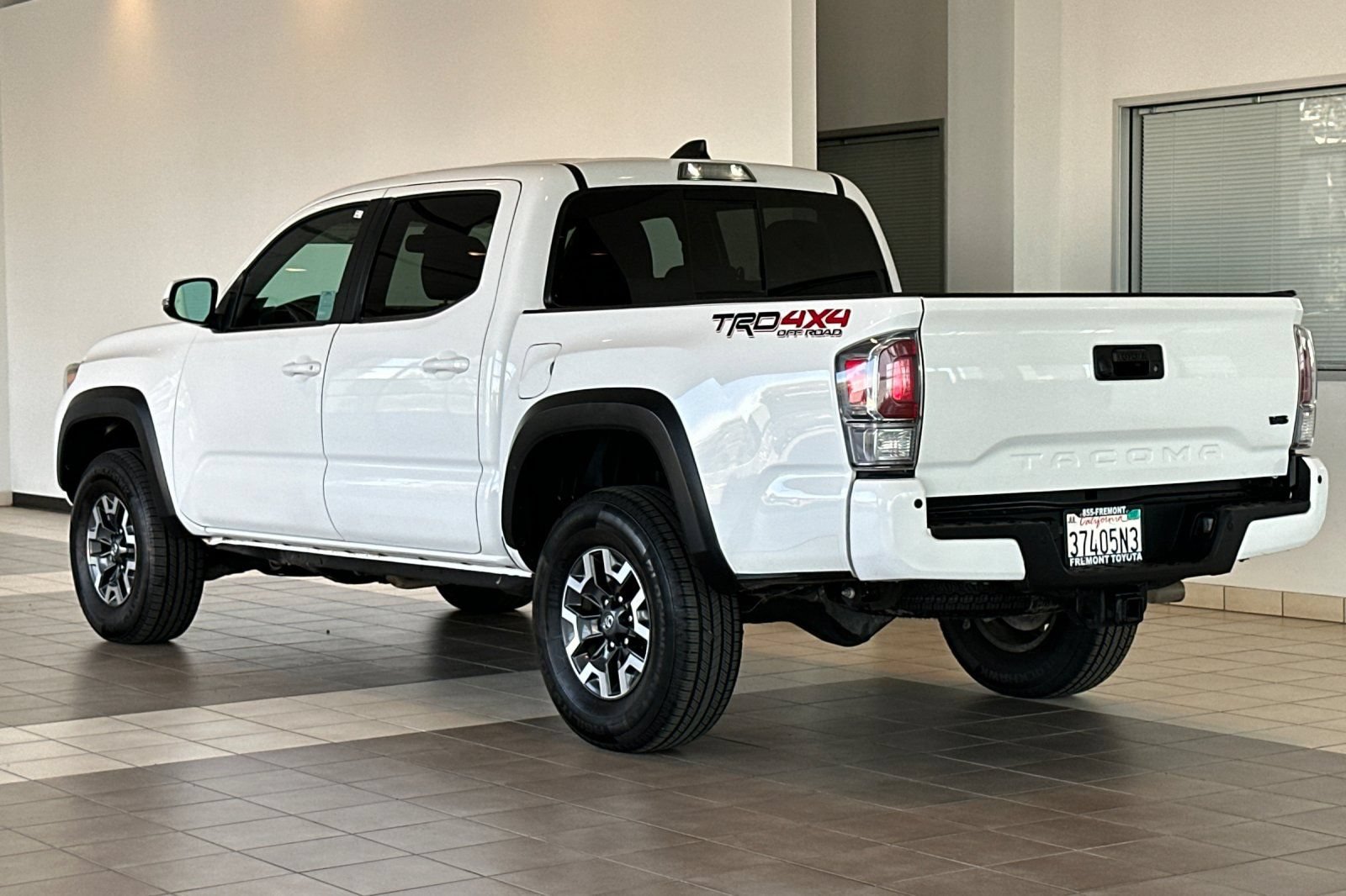 Certified 2022 Toyota Tacoma TRD Off-Road w/ Technology Package AWD/4WD image 6