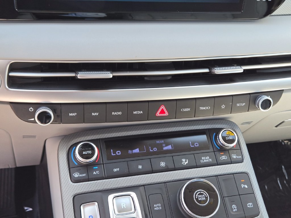 Used 2025 Hyundai Palisade SEL FWD image 23