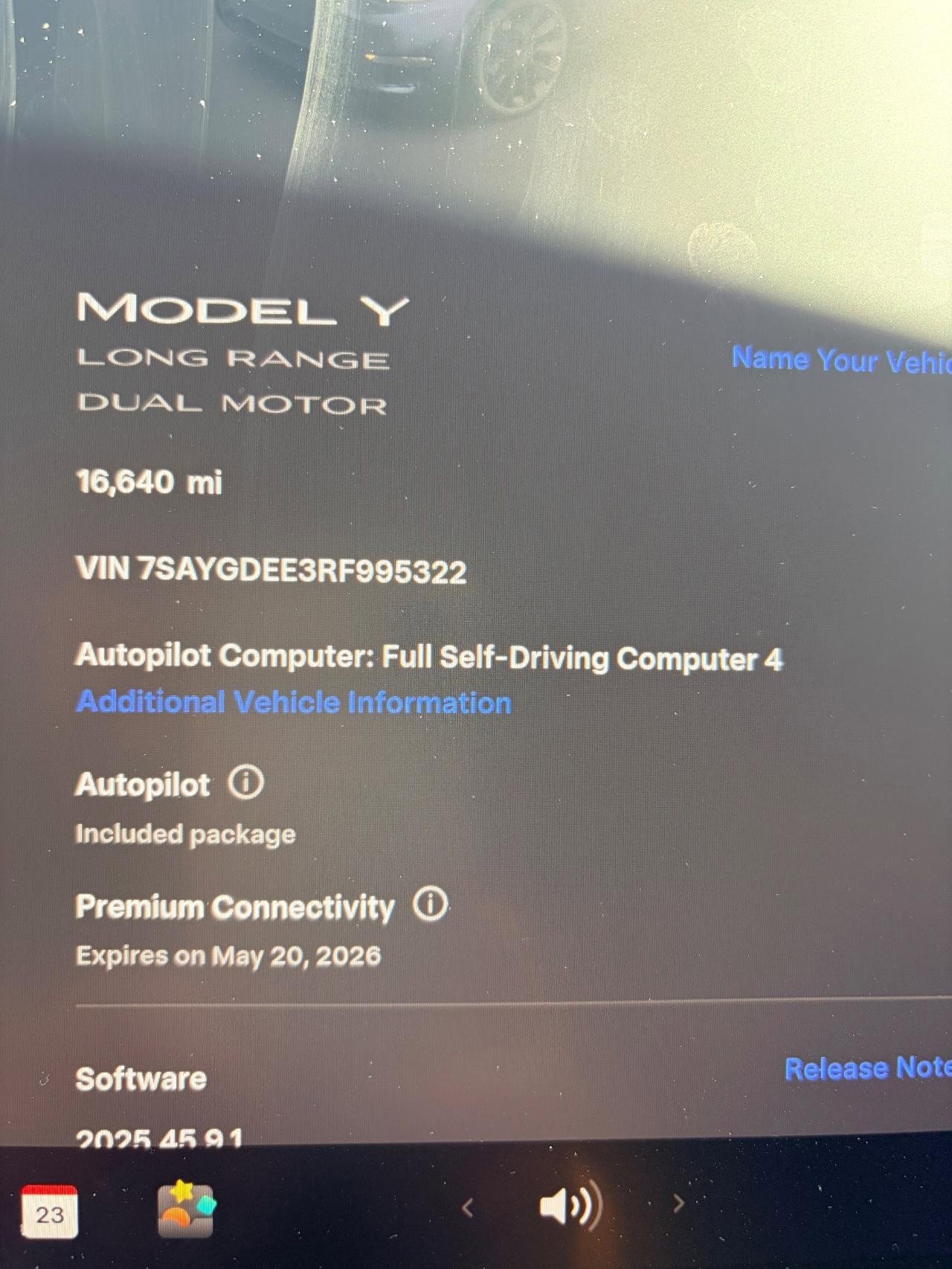 Used 2024 Tesla Model Y Long Range AWD/4WD image 9