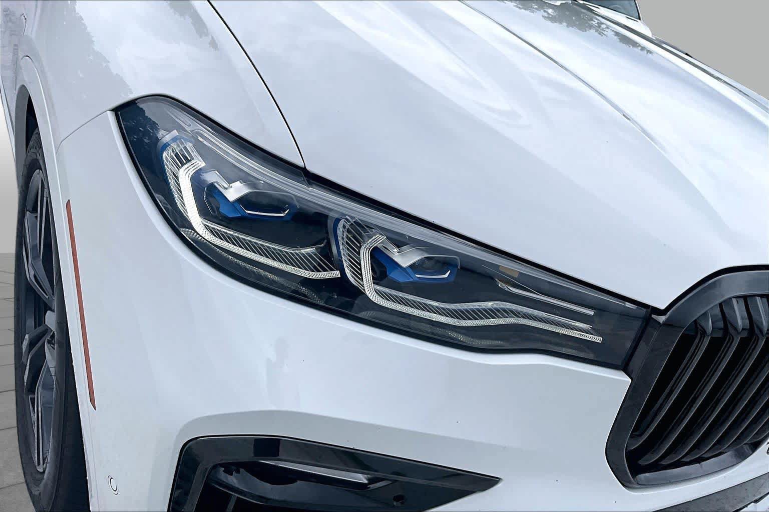 Used 2021 BMW X7 M50i w/ Executive Package AWD/4WD image 28