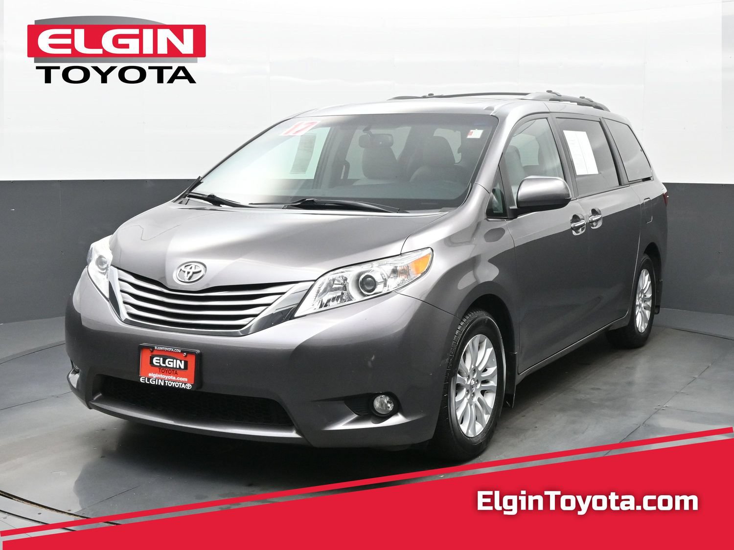 Used 2017 Toyota Sienna XLE w/ XLE Navigation Package FWD image 1