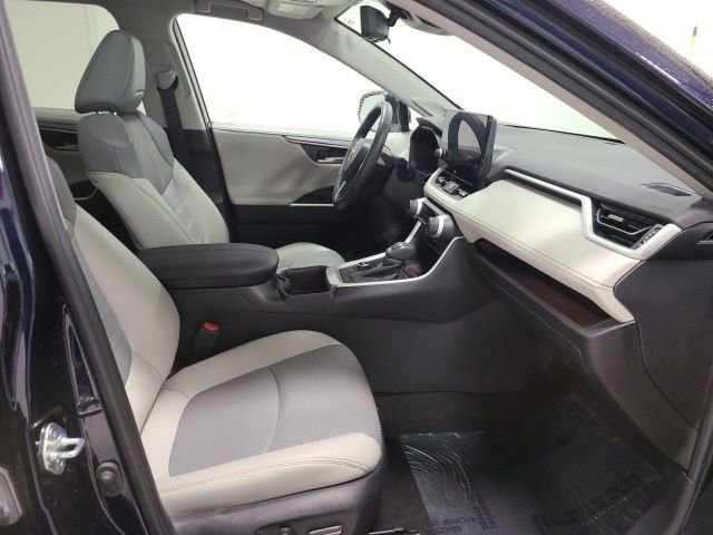 Used 2023 Toyota RAV4 Limited AWD/4WD image 17