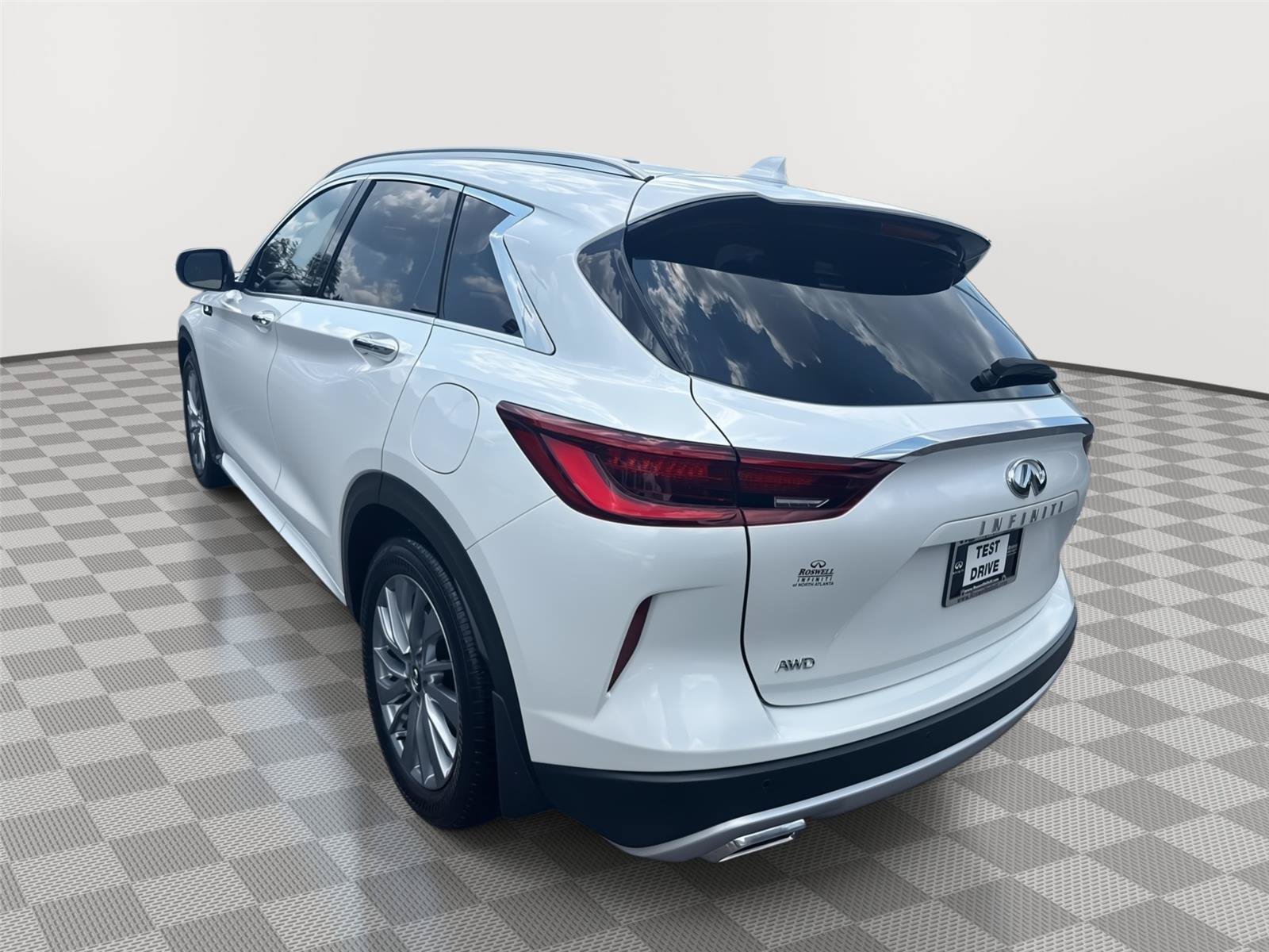 Certified 2025 INFINITI QX50 Luxe AWD/4WD image 8