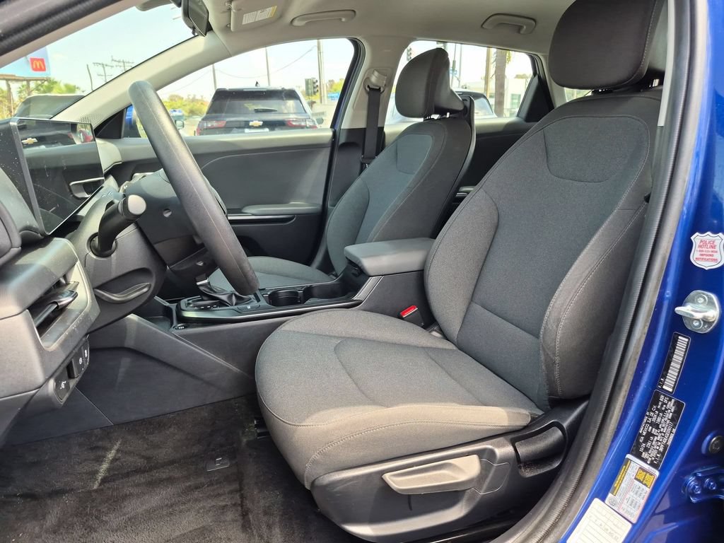 Used 2025 Kia K4 FWD image 25