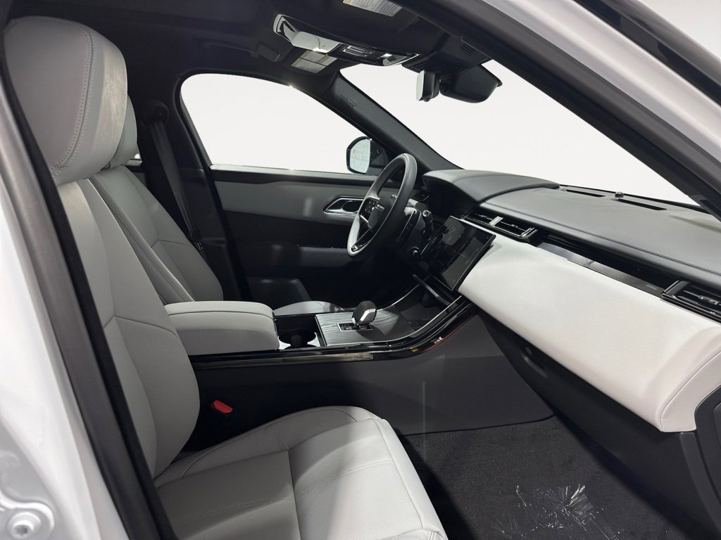 New 2026 Land Rover Range Rover Velar Dynamic SE image 9