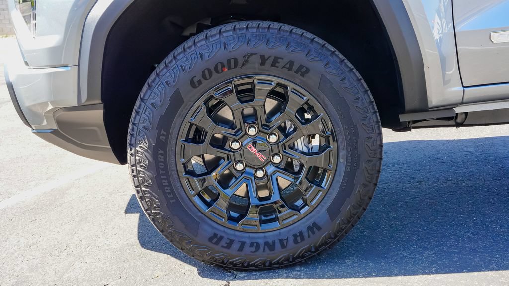 New 2026 GMC Canyon Elevation w/ Technology Package RWD image 7